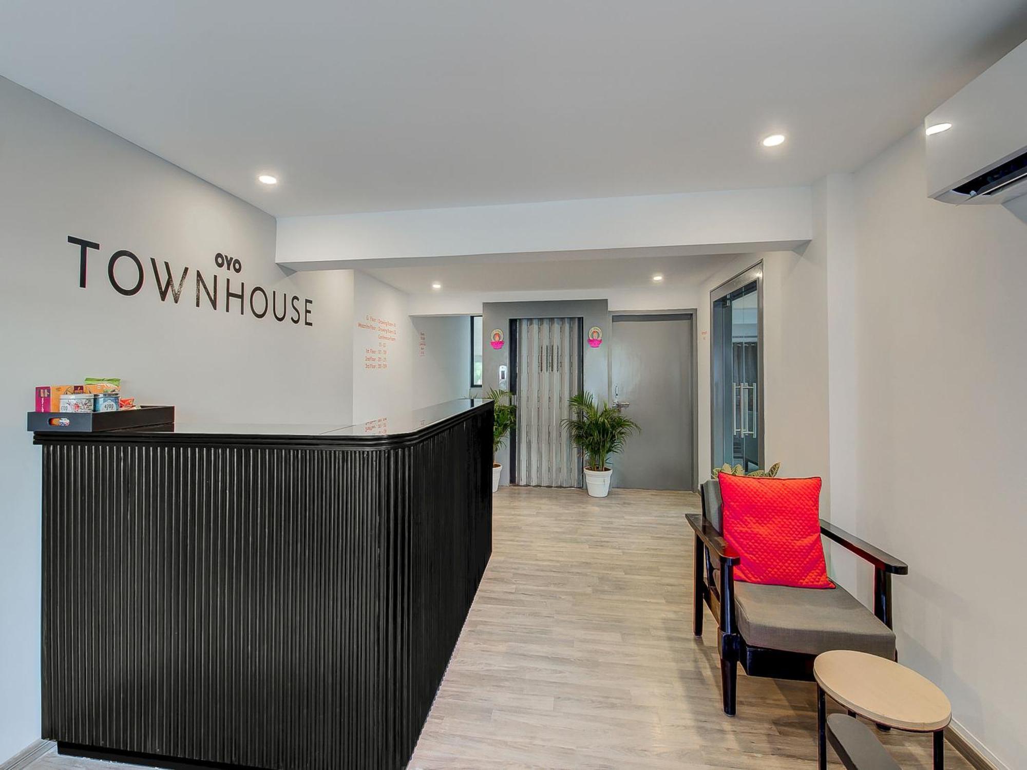 Phursungi Oyo Townhouse 048 Hadapsar酒店 外观 照片